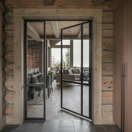 Dom wakacyjny Timber With Slope And Sauna
