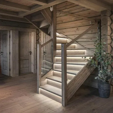 Dom wakacyjny Timber With Slope And Sauna Favang